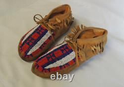 Vintage Early 20th Century Native American Leather And Beaded Moccasins (#2)