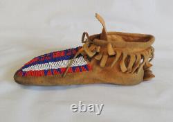 Vintage Early 20th Century Native American Leather And Beaded Moccasins (#2)