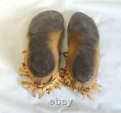 Vintage Early 20th Century Native American Leather And Beaded Moccasins (#2)