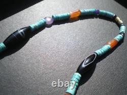 1 Beau collier artistique en perles de commerce turquoise et natives Navajo