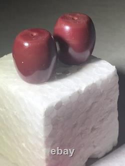 2 Perles Bourdons Lourd de Bourgogne D'un Cadre Avec des Artefacts Amérindiens D'Arizona