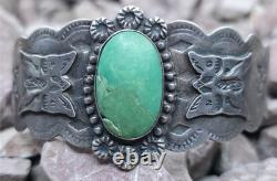 Ancien bracelet jonc en argent sterling avec turquoise verte de l'époque Fred Harvey et amérindien