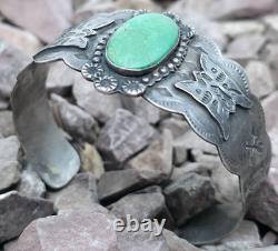 Ancien bracelet jonc en argent sterling avec turquoise verte de l'époque Fred Harvey et amérindien