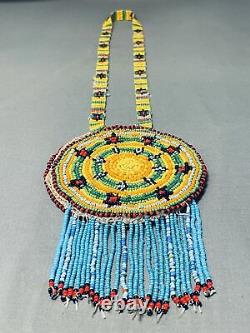 Au Début Des Années 1900, Un Collier De Perles Amérindiennes Amérindiennes Double Face À La Cérémonie