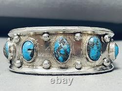 Authentique bracelet en argent sterling vintage Navajo avec dépôt de turquoise de Bisbee de première qualité.