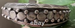 BRACELET À MANCHETTE SUD-OUEST ANCIEN en argent avec estampillage manuel gouttes de pluie Navajo 6 1/4