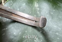 BRACELET À MANCHETTE SUD-OUEST ANCIEN en argent avec estampillage manuel gouttes de pluie Navajo 6 1/4