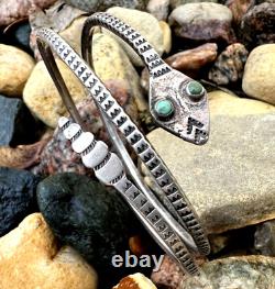 BRACELET EN ARGENT ENROULÉ MÉGA RARE AVEC YEUX TURQUOISES FAIT MAIN NAVAJO