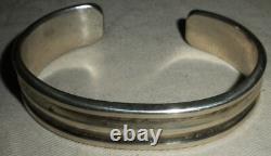 BRACELET EN ARGENT STERLING CLASSIQUE À DESIGN ANCIEN NAVAJO VINTAGE DE LYNDON TSOSIE vafo