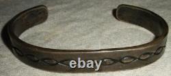 BRACELET EN ARGENT STERLING NAVAJO VINTAGE ANCIEN SIMPLE CLASSIQUE AVEC MOTIFS À TAMPOGRAPHIE vafo