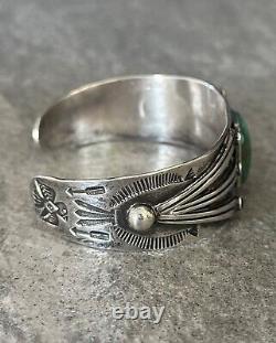 BRACELET EN ARGENT STERLING TURQUOISE AVEC PLUMES D'AIGLE EN LOG TOURBILLON NAVAJO DE FRED HARVEY DES ANNÉES 1930