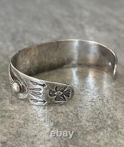 BRACELET EN ARGENT STERLING TURQUOISE AVEC PLUMES D'AIGLE EN LOG TOURBILLON NAVAJO DE FRED HARVEY DES ANNÉES 1930