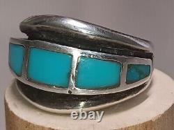 Bague Navajo Turquoise des années 50 aux débuts des années 70 dans un cadre horizontal de style vintage profond, taille 10,5