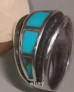 Bague Navajo Turquoise des années 50 aux débuts des années 70 dans un cadre horizontal de style vintage profond, taille 10,5