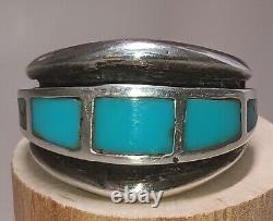 Bague Navajo Turquoise des années 50 aux débuts des années 70 dans un cadre horizontal de style vintage profond, taille 10,5