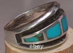 Bague Navajo Turquoise des années 50 aux débuts des années 70 dans un cadre horizontal de style vintage profond, taille 10,5