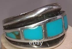 Bague Navajo Turquoise des années 50 aux débuts des années 70 dans un cadre horizontal de style vintage profond, taille 10,5