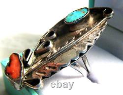 Bague en argent Sterling 925 de taille 7 avec plume incrustée de corail et de turquoise de style 'Vintage' Old Pawn' Navajo