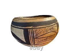 Bol en poterie Hopi amérindienne ancienne censée dater du début des années 1900 ou plus ancienne