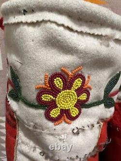 Bottes authentiques rares en cuir de cerf perlé de Sioux amérindien