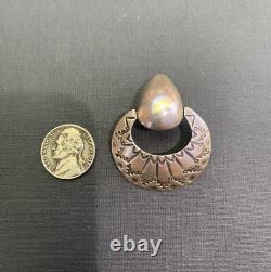 Boucles d'oreilles en argent sterling pivotantes rares et grandes de Ralph Tawangyaouma, Hopi précoce