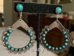 Boucles d'oreilles percées en argent sterling et turquoise antiques des premiers Amérindiens, estampillées, de grande taille