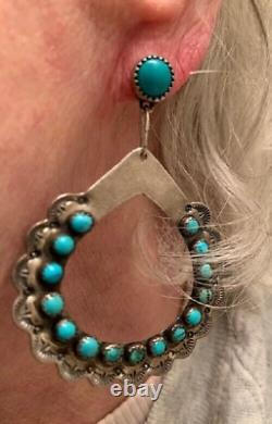 Boucles d'oreilles percées en argent sterling et turquoise antiques des premiers Amérindiens, estampillées, de grande taille