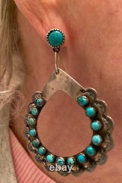 Boucles d'oreilles percées en argent sterling et turquoise antiques des premiers Amérindiens, estampillées, de grande taille