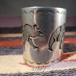 Bracelet de poignet large en argent Bear de Bernard Dawahoya, maître orfèvre Hopi, 6.5x2.5