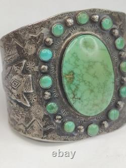 Bracelet de poignet vintage Fred Harvey en grande taille avec strass verts