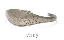 Bracelet en argent ciselé orné d'une pièce en argent du début des années 1800, avec un bouclier représentant un phénix - 7,25 pouces.