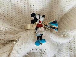 Bracelet en argent sterling Disney Mickey Mouse de la rare Zuni Veronica Poblano des Amérindiens.