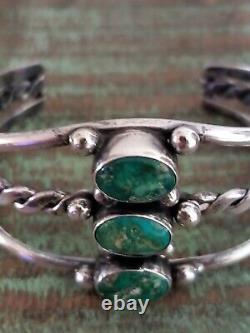 Bracelet en argent sterling torsadé avec 3 pierres turquoise de l'époque précoce de Fred Harvey des années 1920