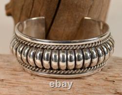 Bracelet en cuir à segments de style melon navajo par Thomas Charlie, début du 21e siècle