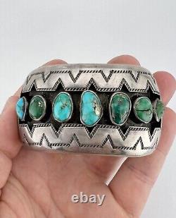 Bracelet manchette en argent de monnaie Navajo de Fred Harvey avec turquoise de Cerrillos en boîte à ombres de Fred Harvey Navajo.