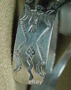 Bracelet manchette en argent sterling Navajo précoce avec bois pétrifié agate serpent