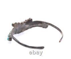 Bracelet manchette en argent sterling vintage du début de l'ère Zuni Harvey avec des yeux de serpent en turquoise