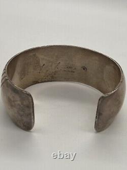 Bracelet sculpté en argent sterling de Mary Teller, Amérindienne Navajo de Everett Early