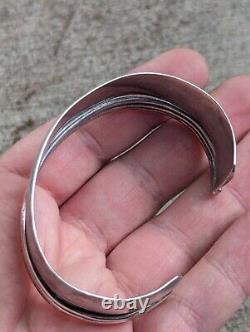 Bracelet traditionnel en argent sterling de la ligne Early - par Waddie Crazyhorse, non signé C1