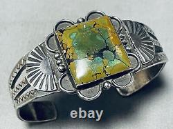 Bracelet vintage Navajo en argent sterling avec turquoise verte du début du siècle