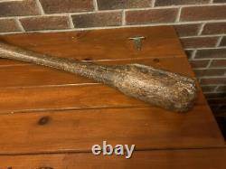 Broyeur de grains de maïs amérindien ancien