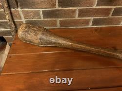 Broyeur de grains de maïs amérindien ancien