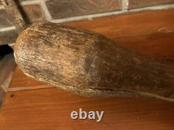 Broyeur de grains de maïs amérindien ancien