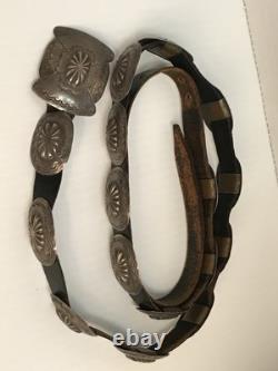 CEINTURE CONCHO NAVAJO DE DEUXIÈME PHASE Début des années 1900. 46 Cuir BRONZE SOUDÉ