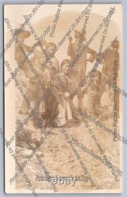 Carte Postale Réelle Ancienne RPPC Enfants Amérindiens du Début des Années 1900
