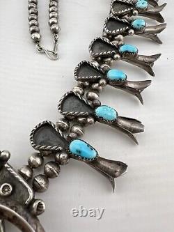 Collier Squash Blossom en argent sterling Navajo avec turquoise naturelle des années 1940