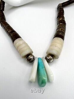 Collier ancien en argent sterling avec perles de coquillage heishi et turquoises de Santo Domingo