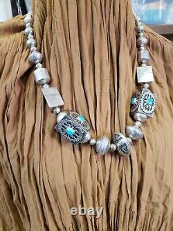 Collier de perles de turquoise roulées de grande taille de Tommy Singer, Navajo précoce
