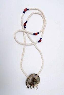 Collier en coquillage de corbeau des plaines anciennes et perles de commerce anciennes