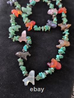 Collier en turquoise pièce d'exposition du musée Zuni des années 1850, design rare en multistone